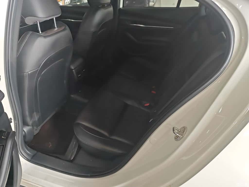 Mazda Mazda3, 2021 17