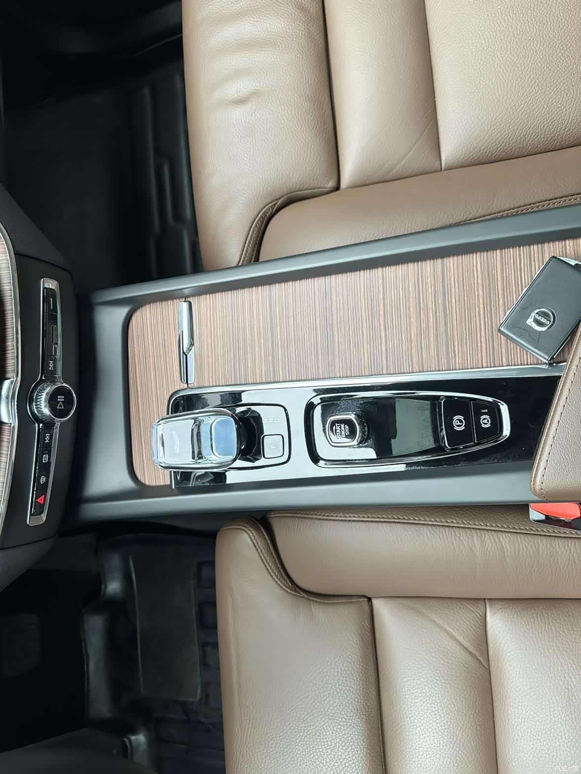 Volvo XC60, 2023 11