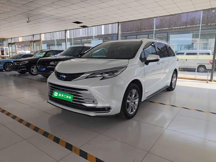 Toyota SIENNA 2022, фото 1