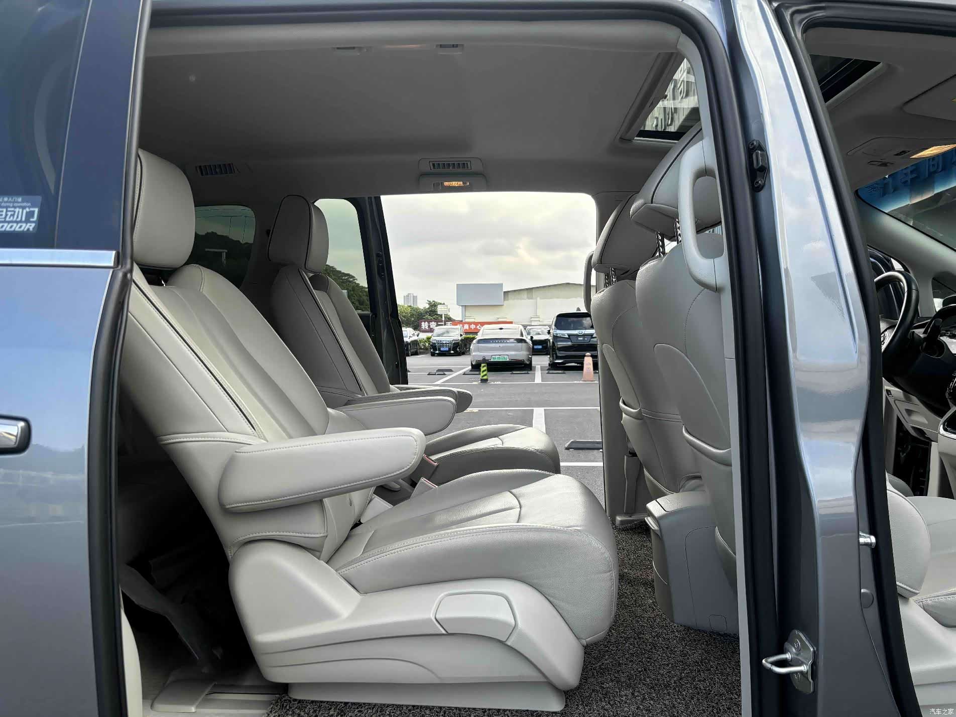 Buick GL8, 2021 11