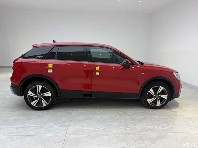 Audi Q2L, 2021 8