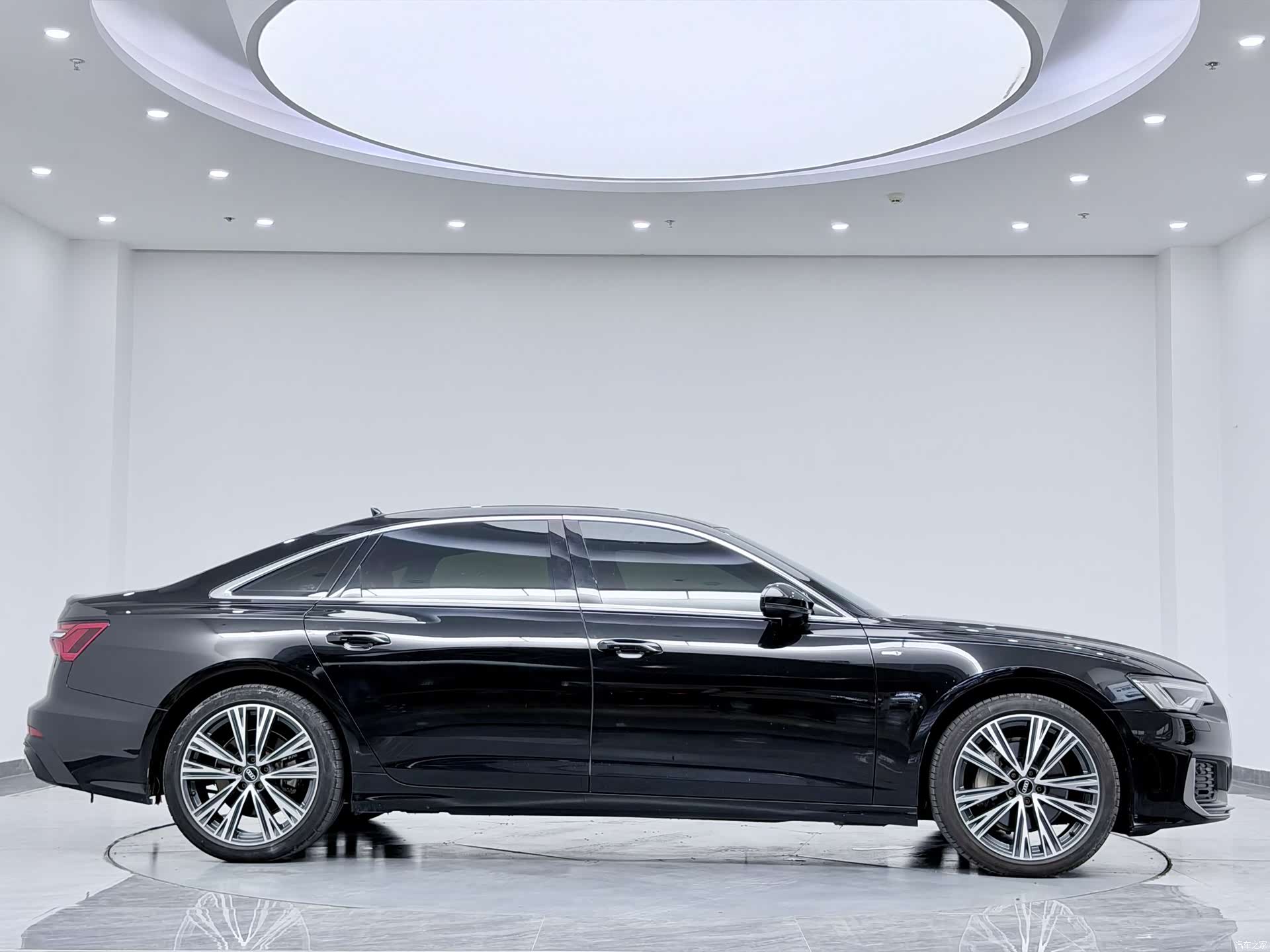 Audi A6L, 2022 все фото