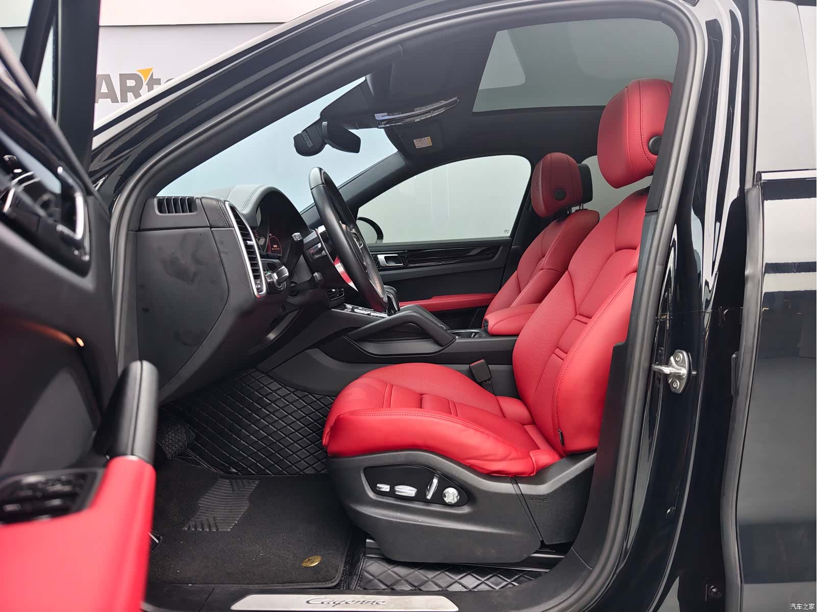 Porsche Cayenne, 2019 все фото