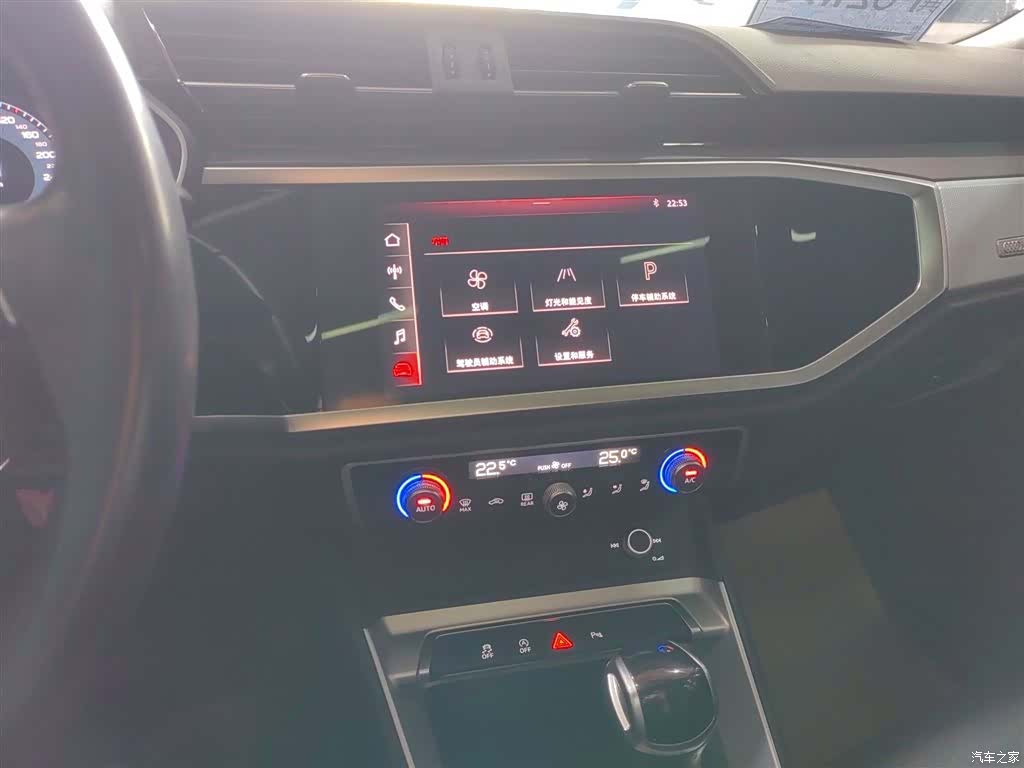 Audi Q3, 2021 9