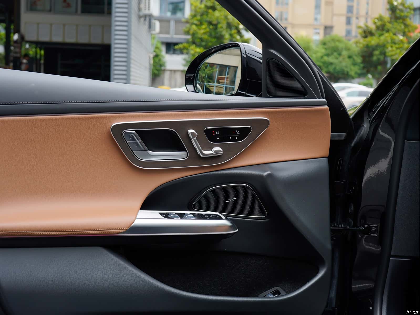 Mercedes-Benz E-Class, 2024 18