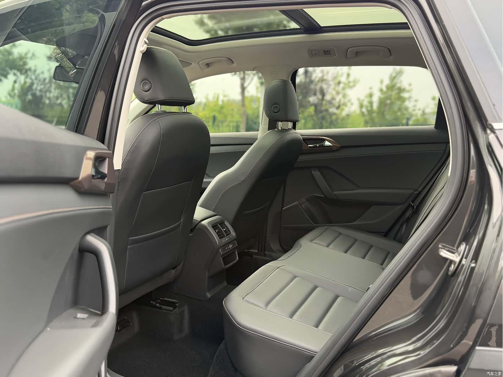 Volkswagen Tharu, 2022 10