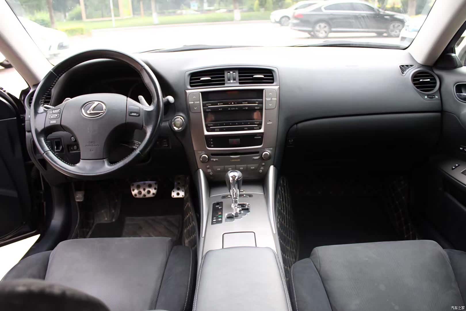 Lexus IS, 2010 все фото