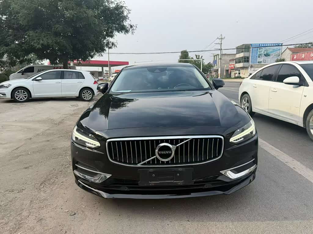 Volvo S90