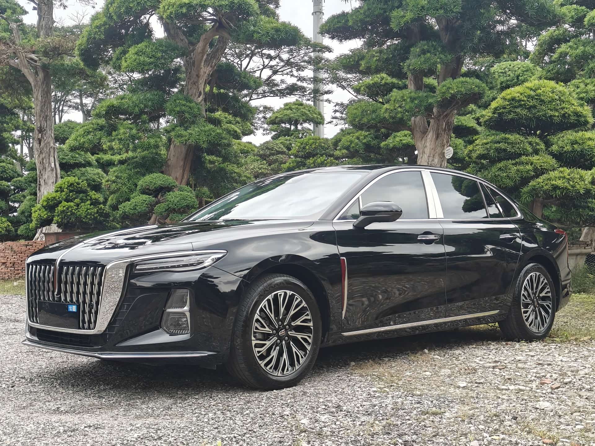 Hongqi H5