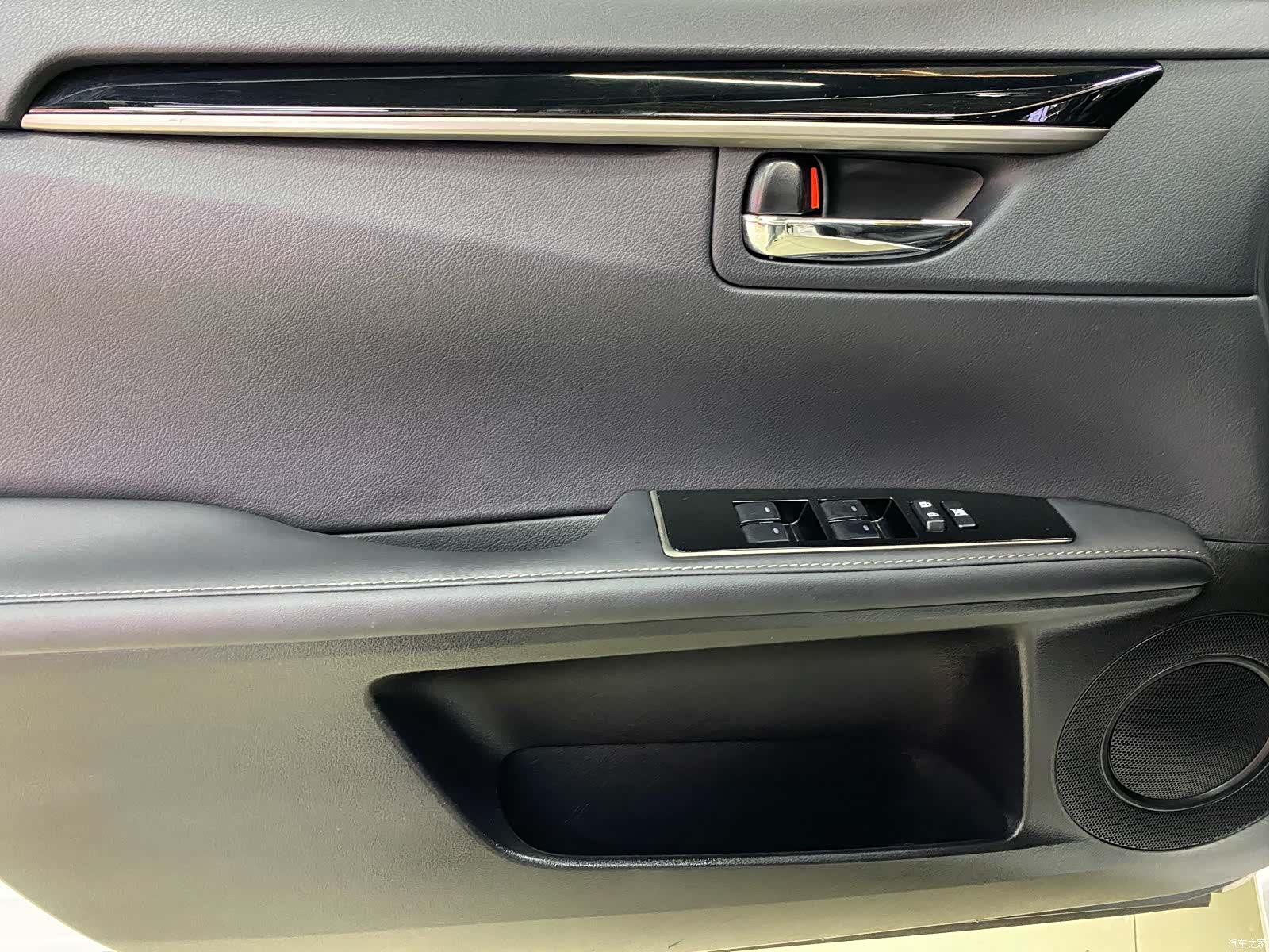 Lexus ES, 2017 16