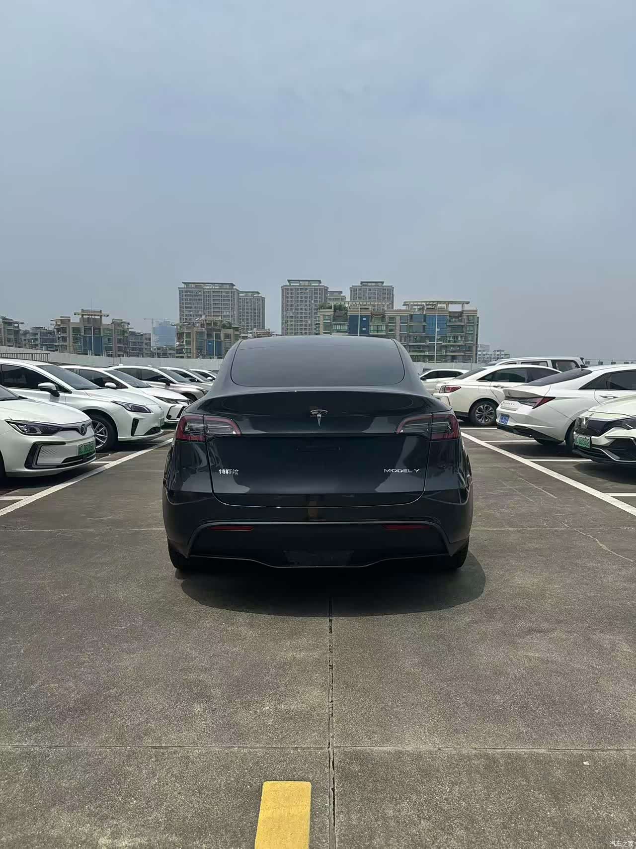 Tesla Model Y, 2025 4