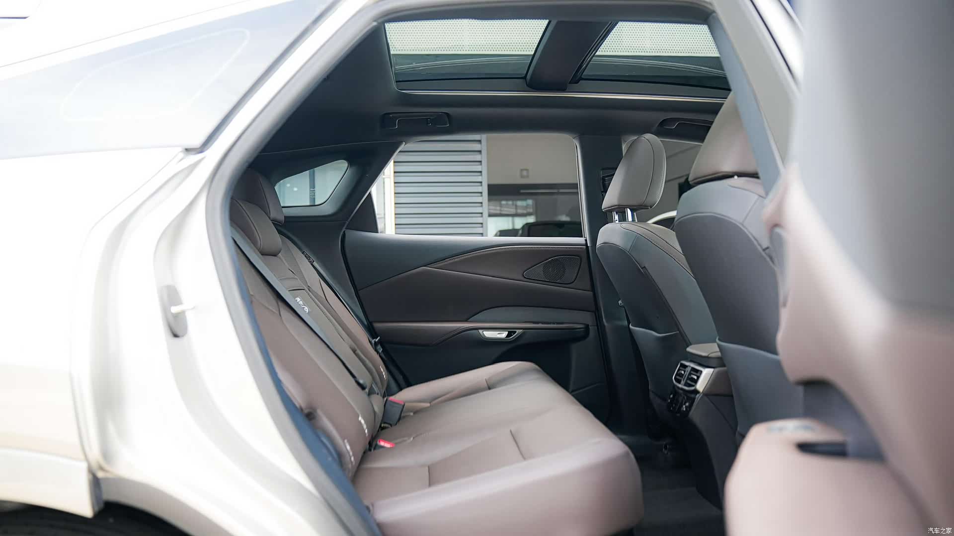 Lexus RX, 2023 14