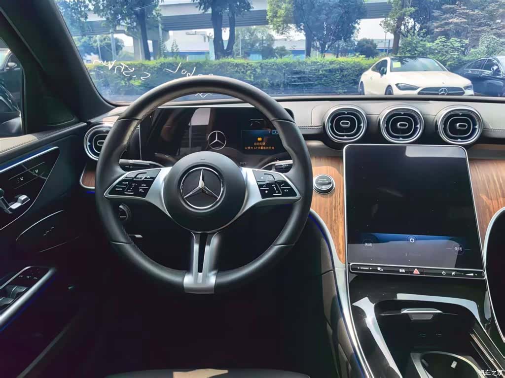 Mercedes-Benz C-Class, 2024 10