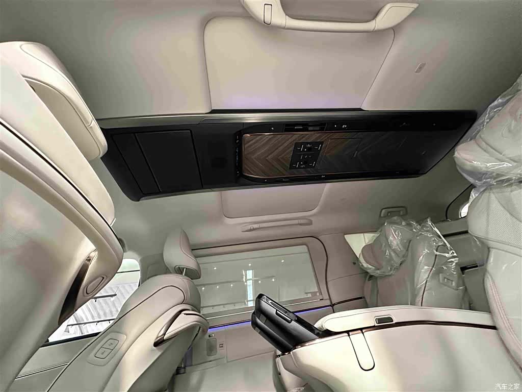 Lexus LM, 2026 28