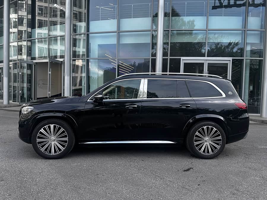 Mercedes-Benz Maybach GLS 2025, фото 3