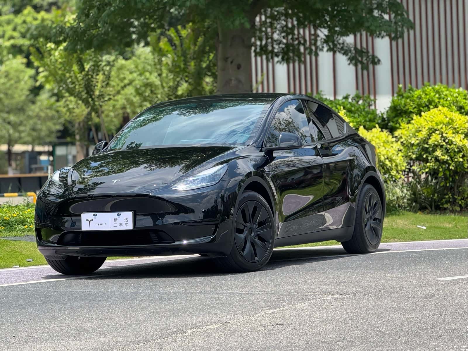 Tesla Model Y, 2024 1