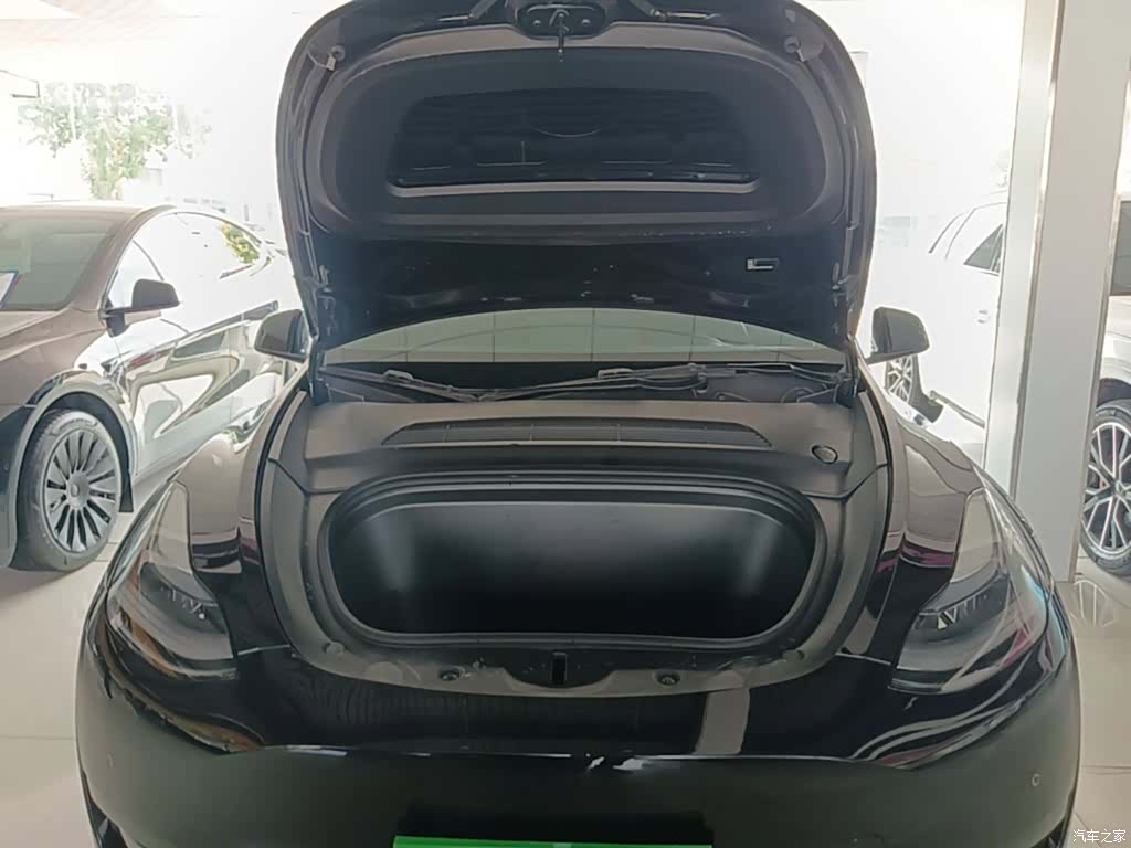Tesla Model Y, 2023 20