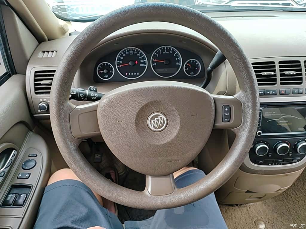 Buick GL8, 2016 11