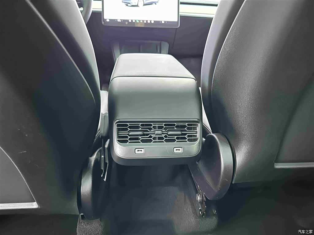 Tesla Model Y, 2023 20