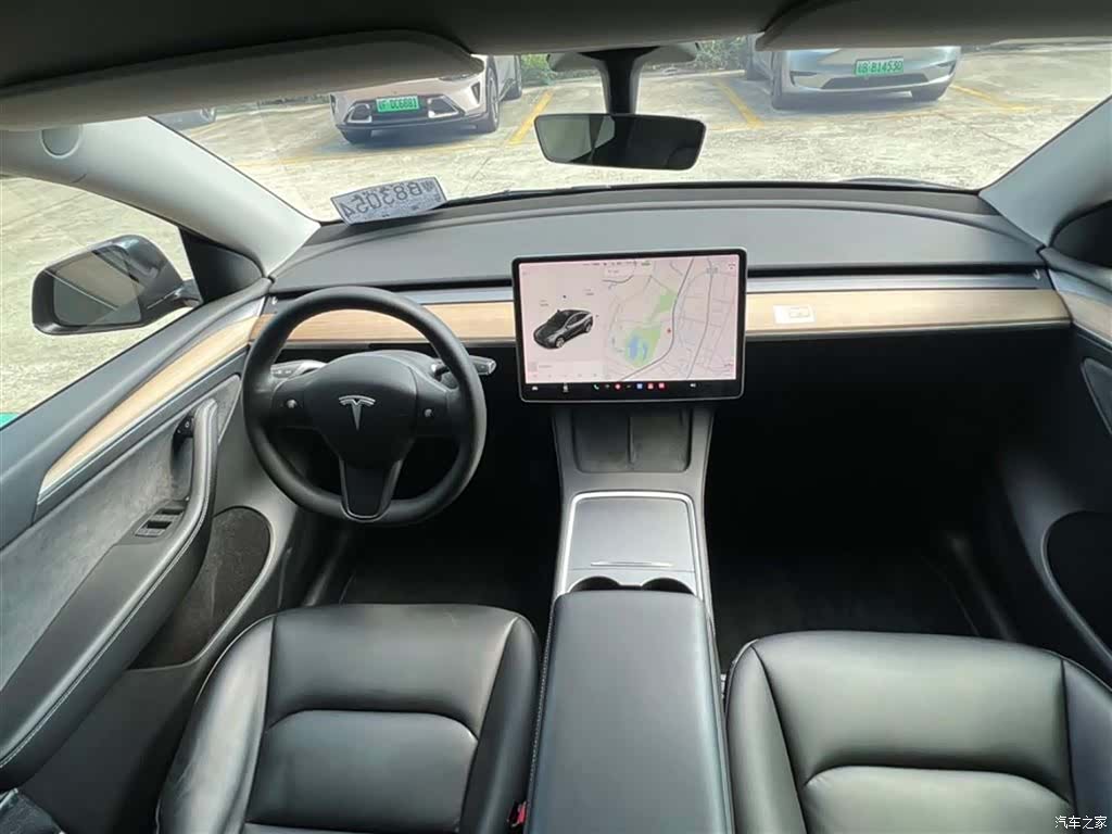 Tesla Model Y, 2021 3