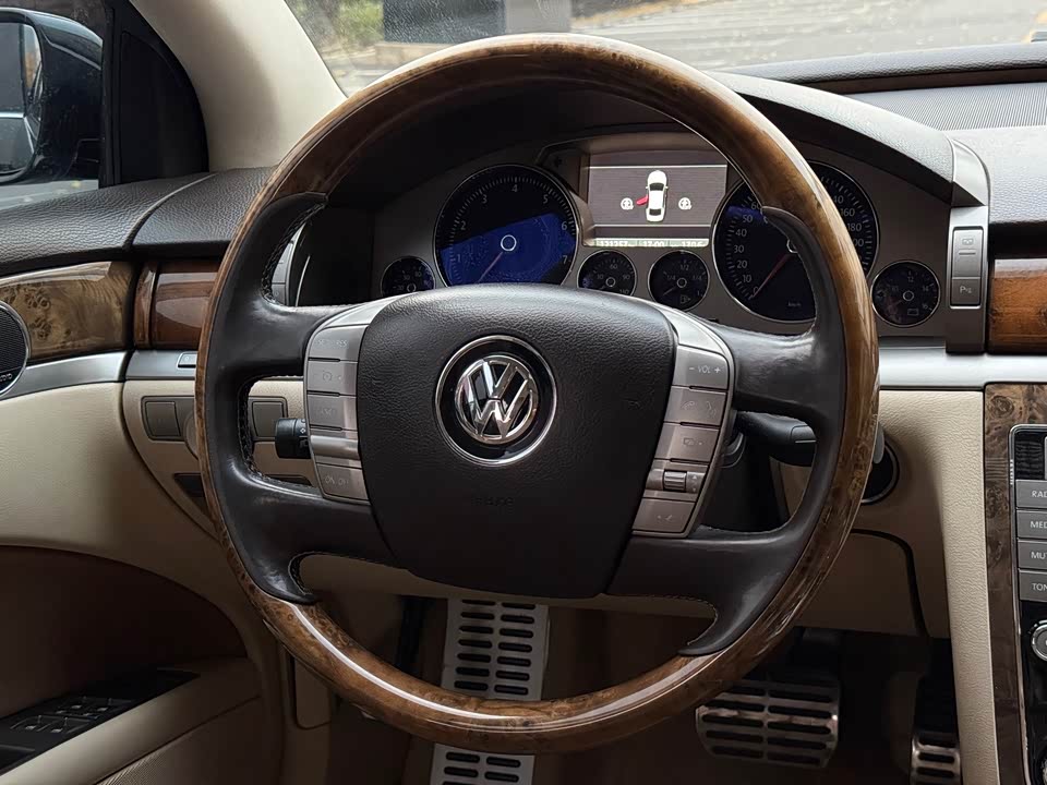 Volkswagen Phaeton
