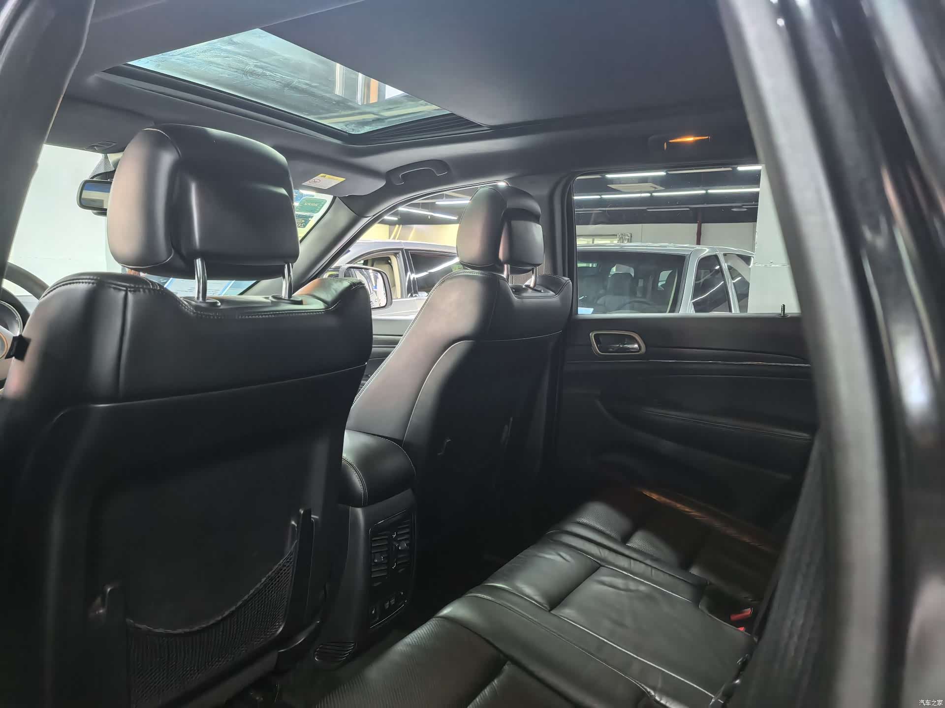 Jeep Grand Cherokee, 2015 4