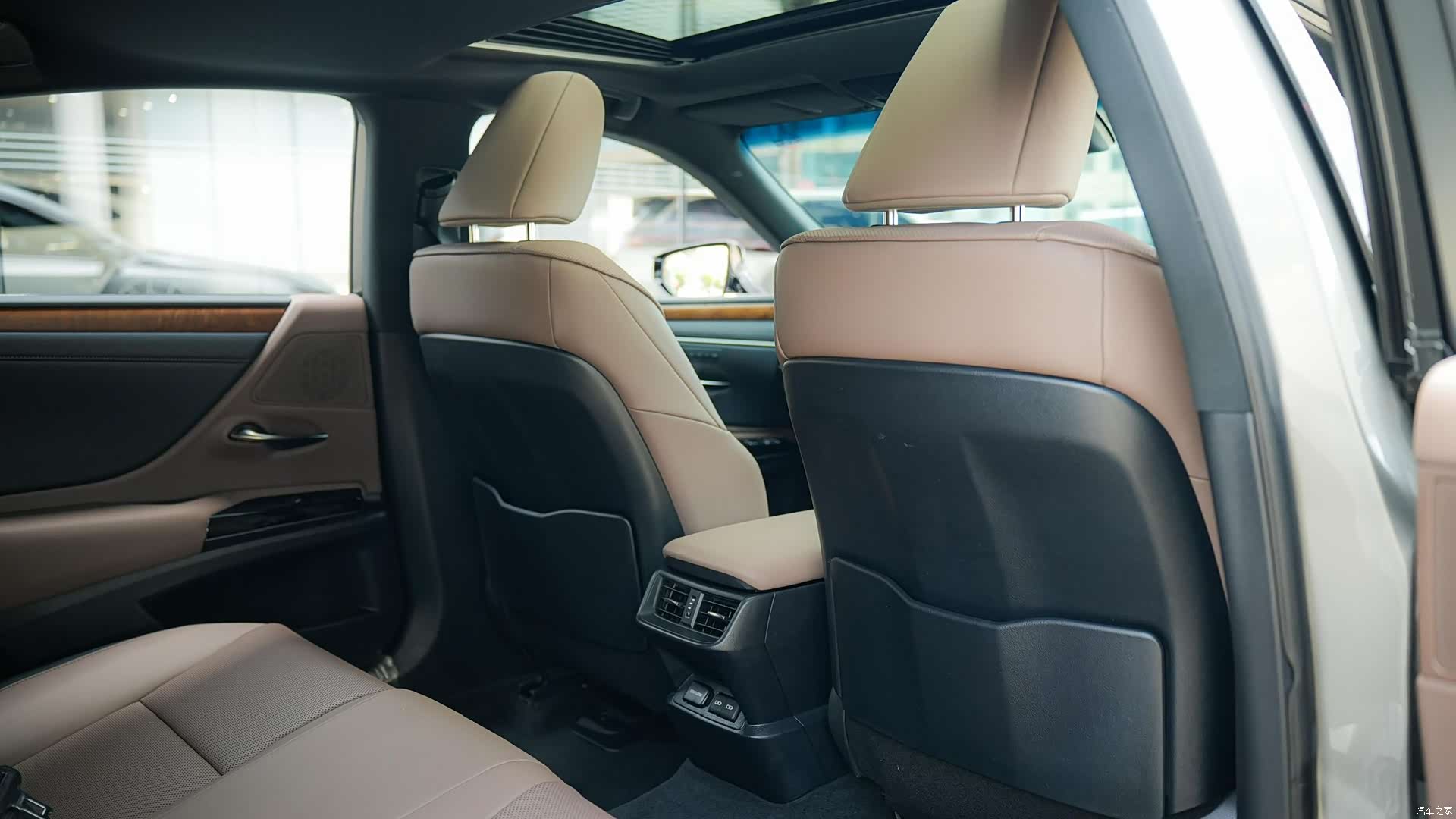 Lexus ES, 2024 12