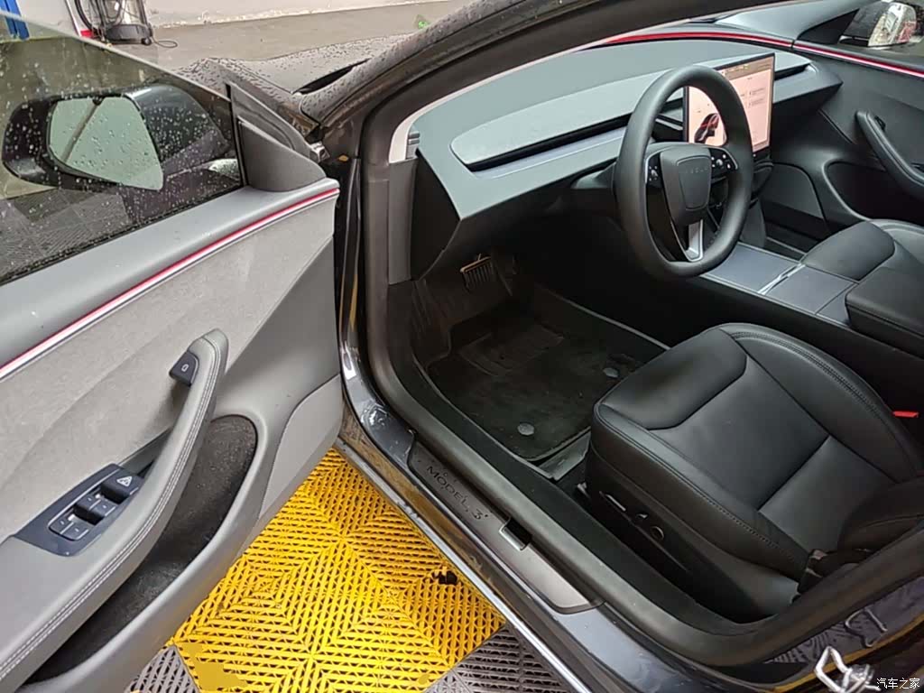 Tesla Model 3, 2025 16