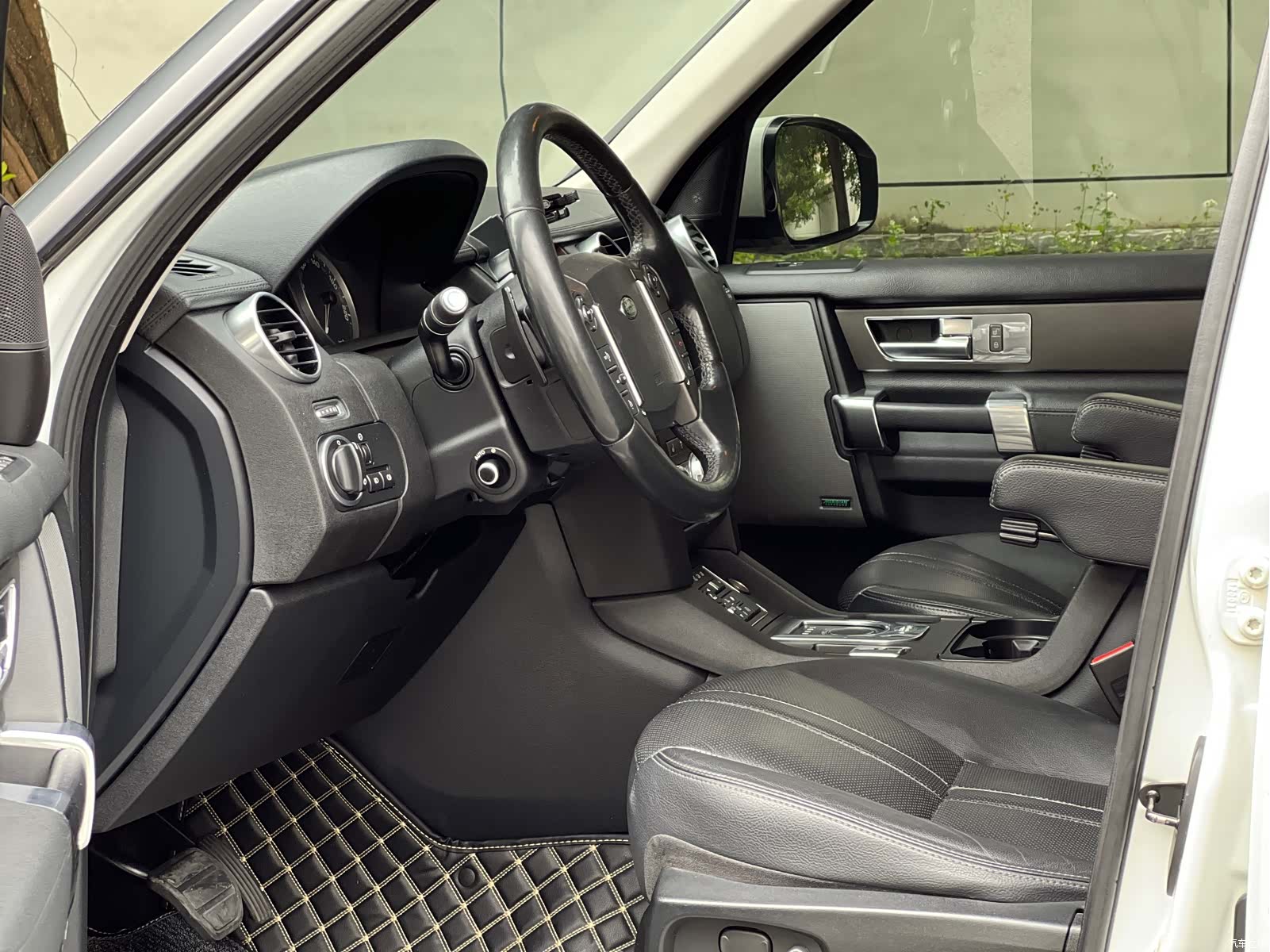 Land Rover Discovery, 2015 все фото