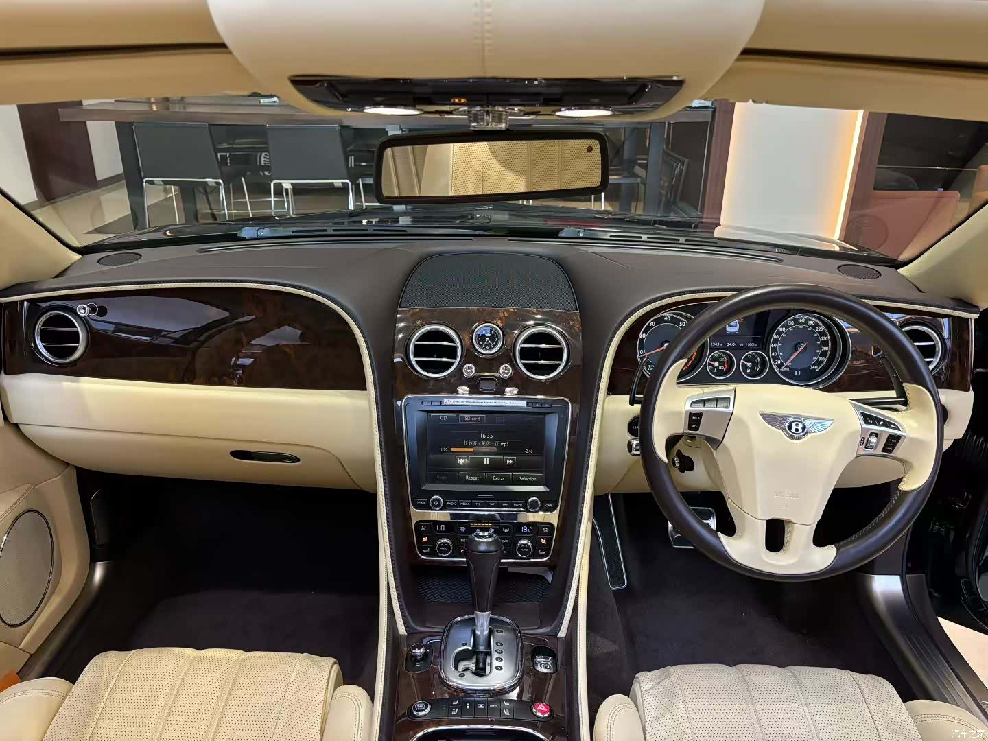 Bentley Flying Spur, 2013 9