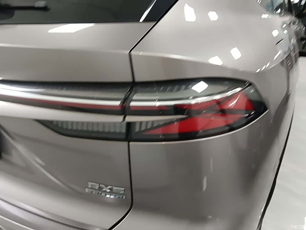 Roewe RX5, 2025 8