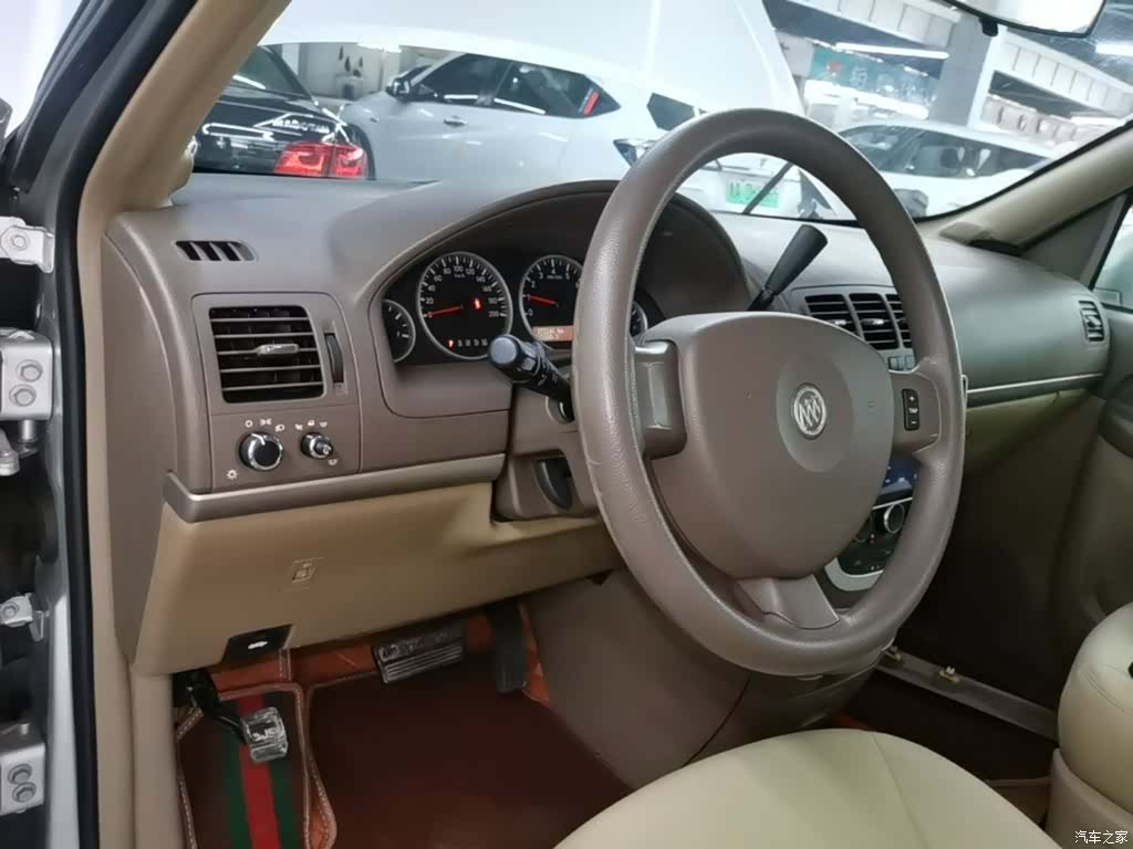 Buick GL8, 2016 10