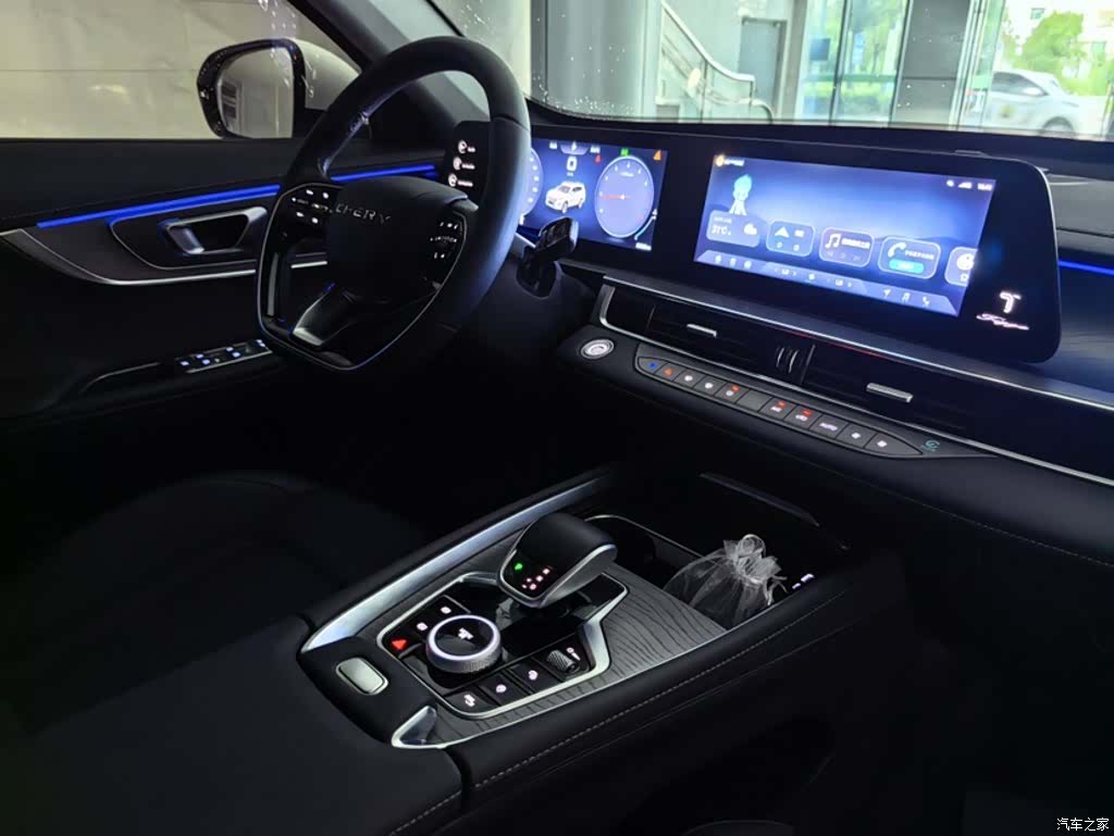 Chery Tiggo 8, 2025 все фото
