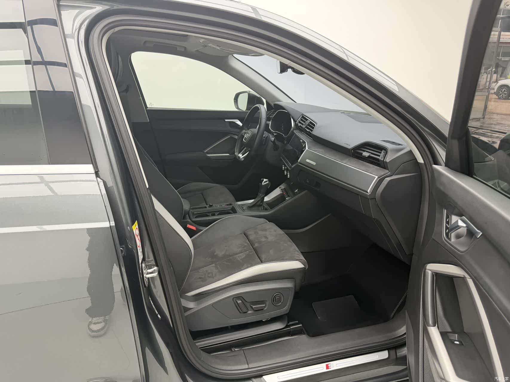Audi Q3, 2023 11
