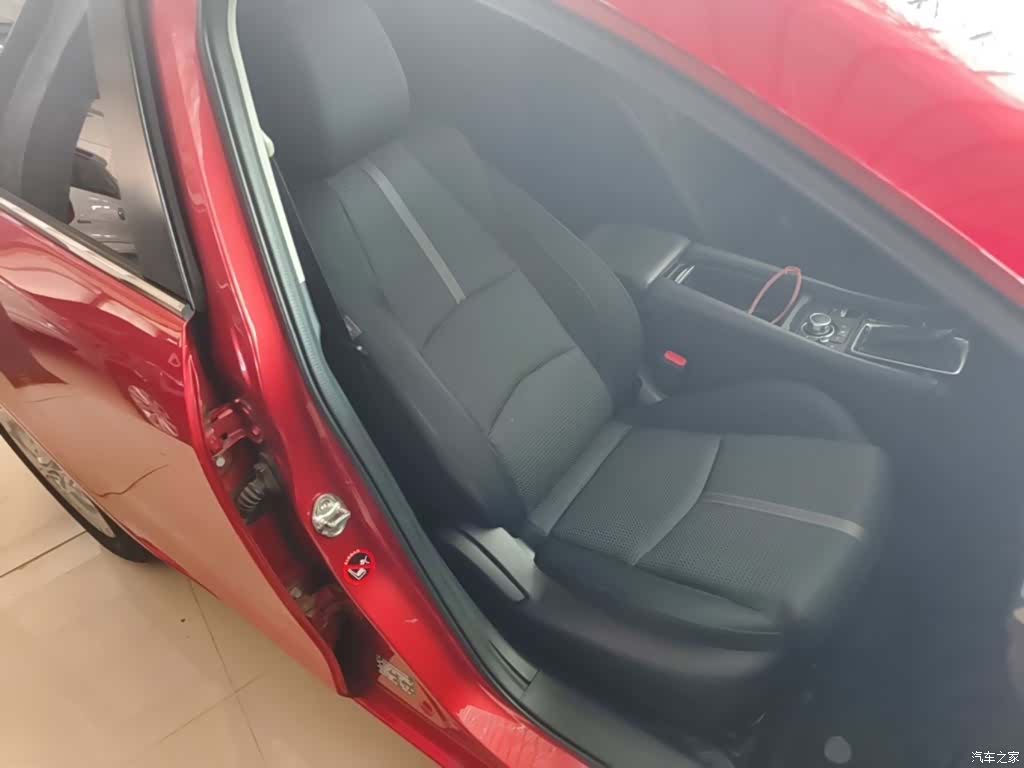Mazda Mazda3, 2017 25