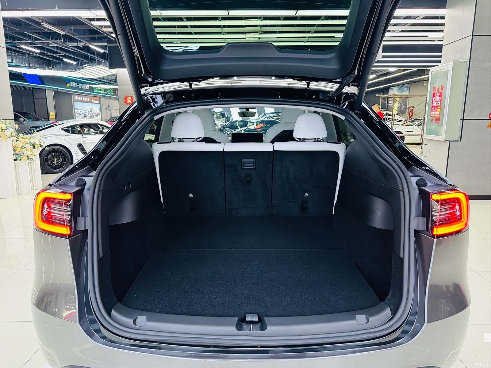 Tesla Model Y, 2023 21