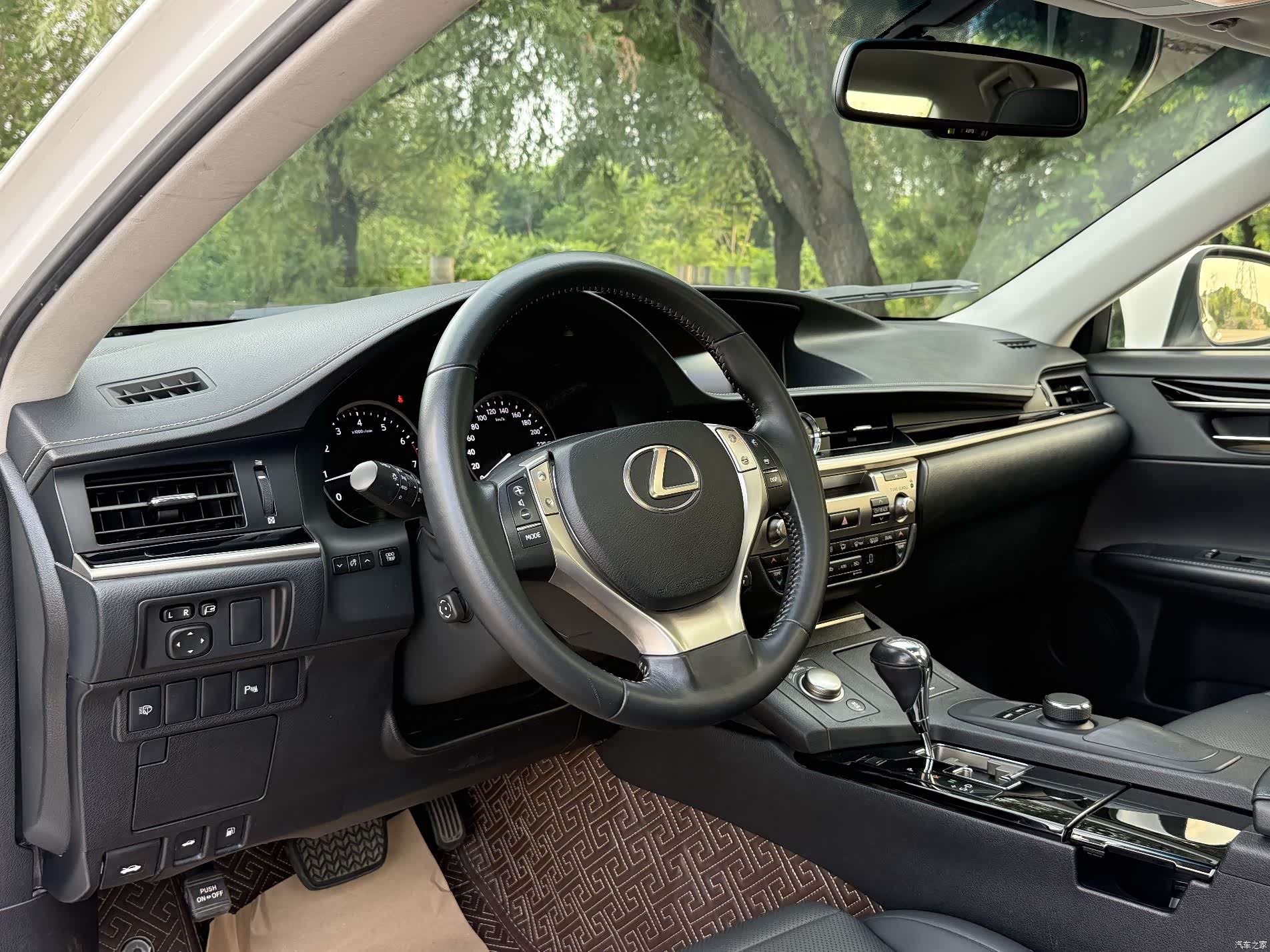 Lexus ES, 2015 10