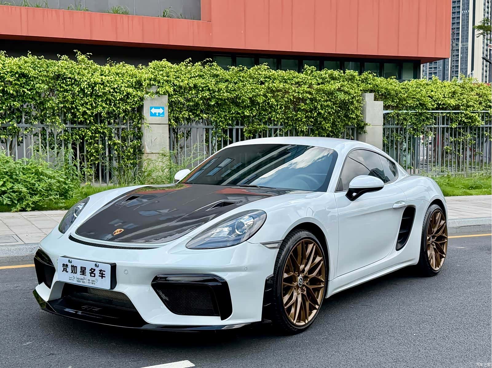Porsche Cayman, 2017 1