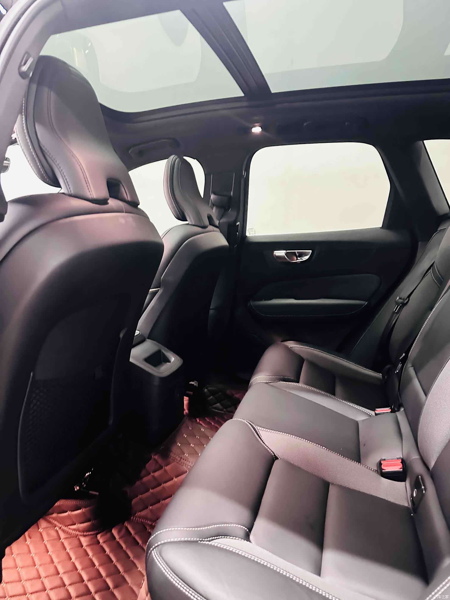 Volvo XC60, 2025 11