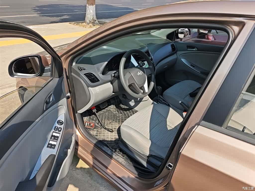 Hyundai GLS, 2016 16