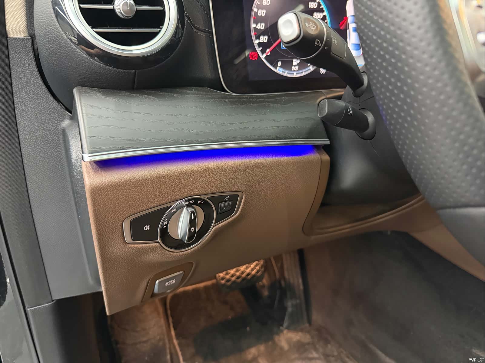 Mercedes-Benz E-Class, 2019 12