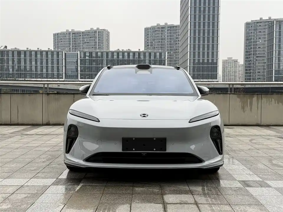 NIO ET5