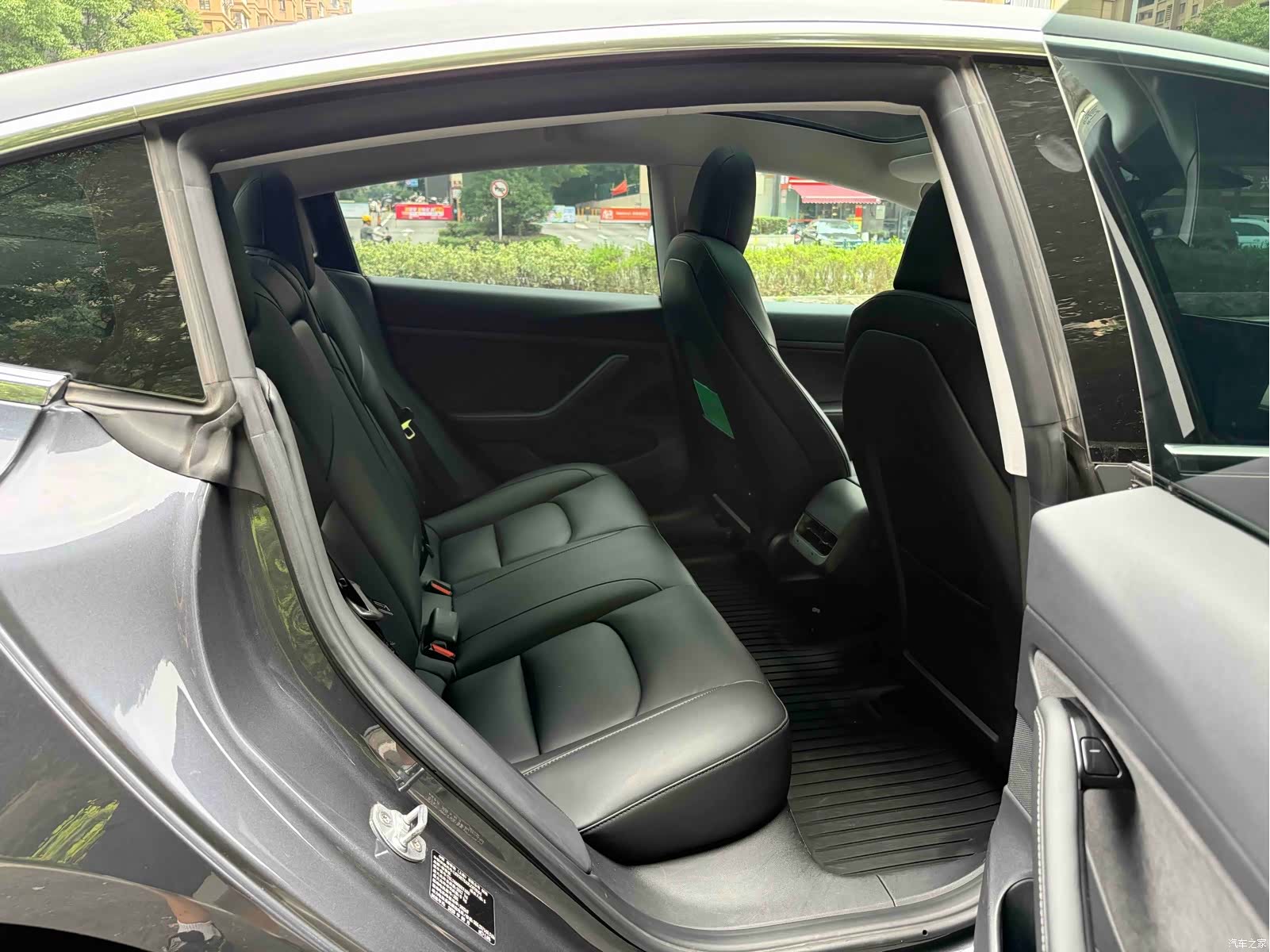 Tesla Model 3, 2020 12