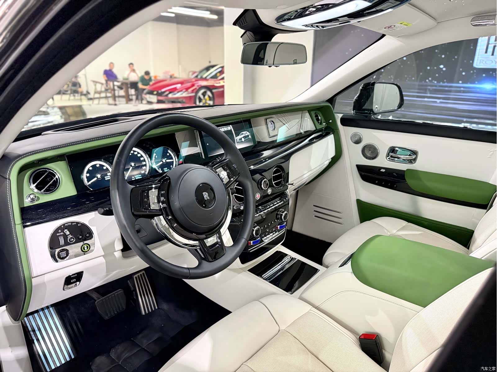 Rolls-Royce Phantom, 2022 4