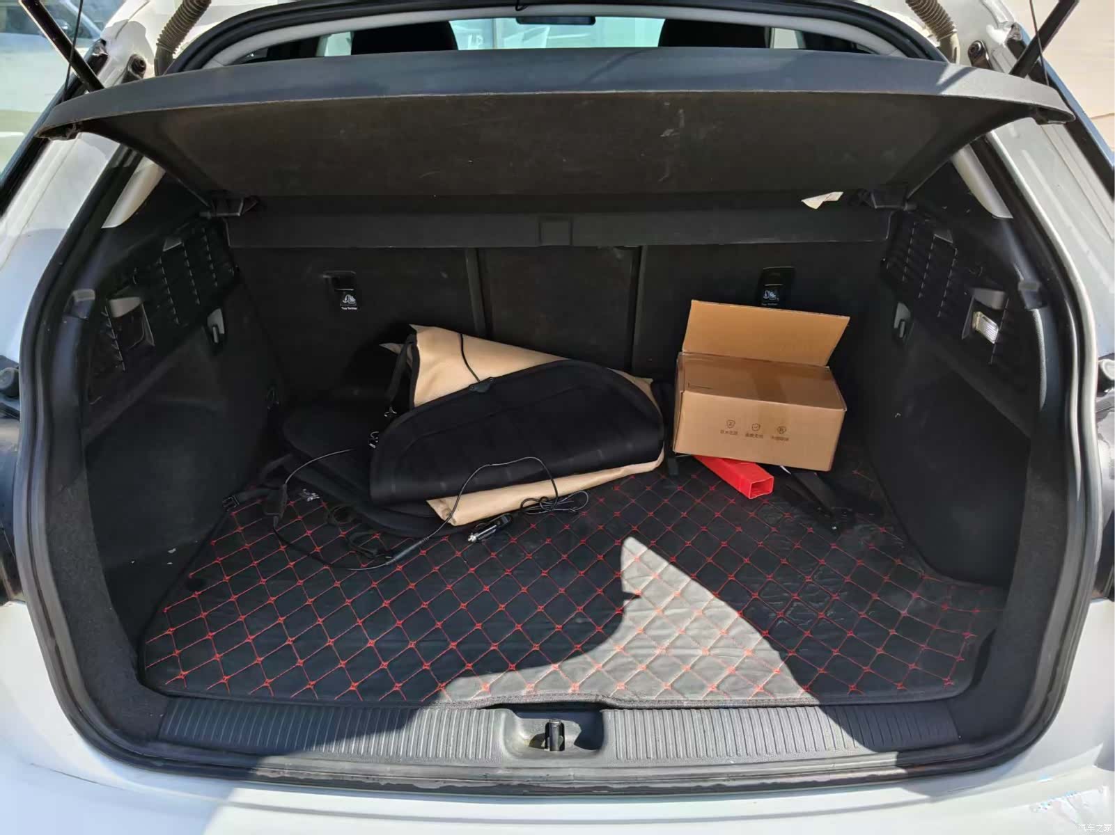 Audi Q2L, 2021 9