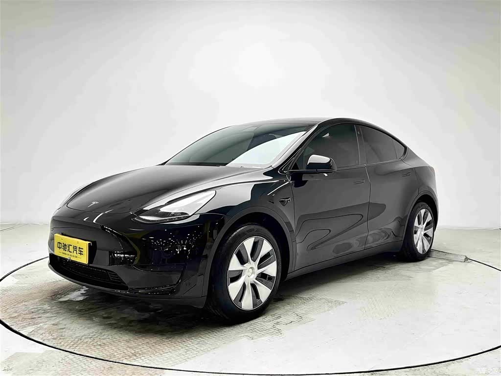 Tesla Model Y, 2023 1