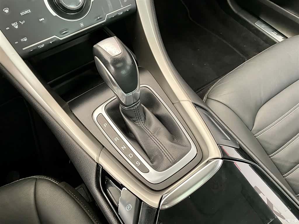 Ford Mondeo, 2015 10