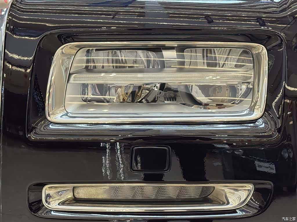 Rolls-Royce Phantom, 2015 7
