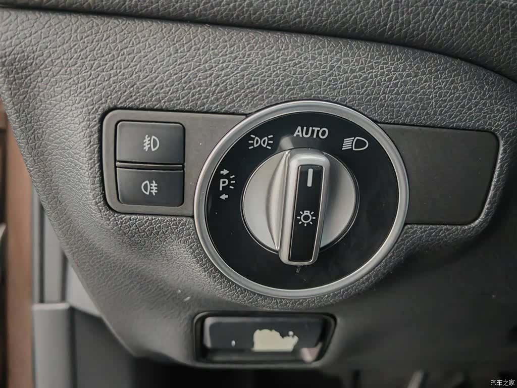 Mercedes-Benz GLA, 2015 21