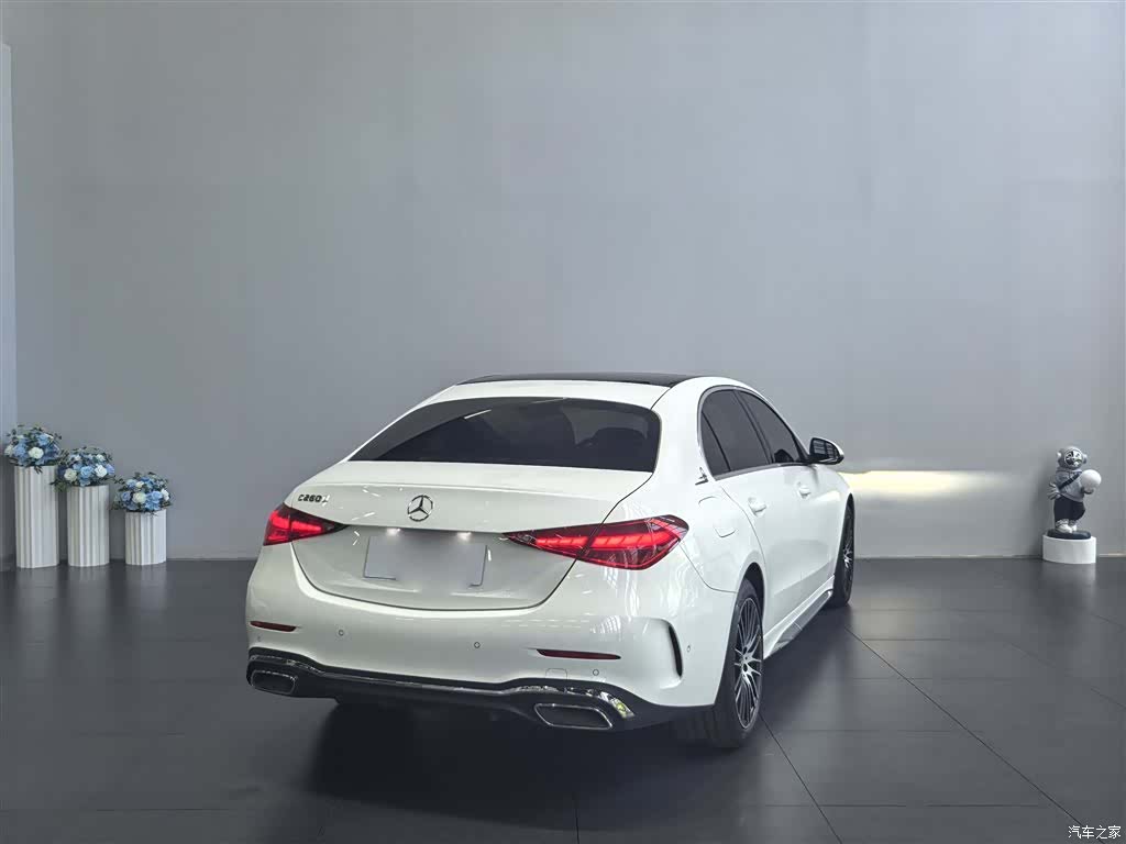 Mercedes-Benz C-Class, 2022 3